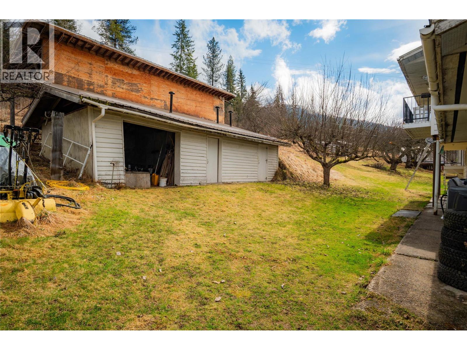 6943 KANIGAN ROAD - 81