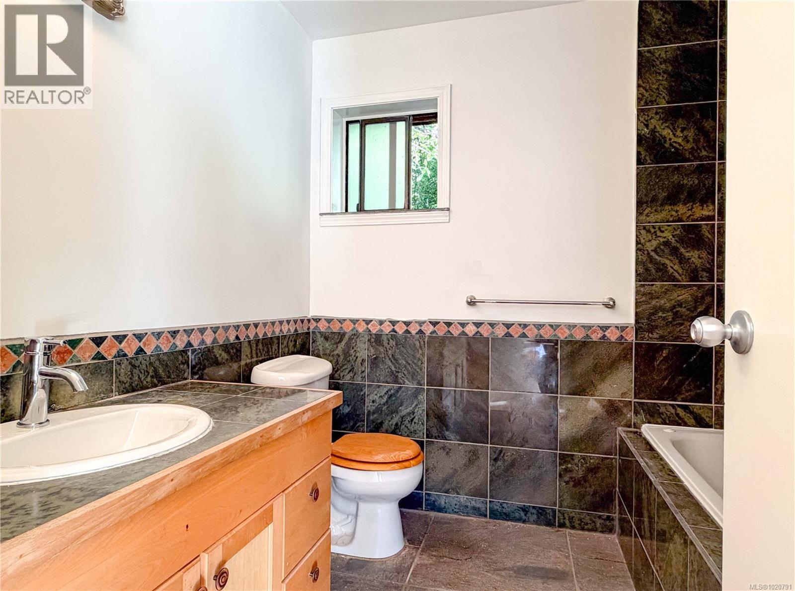 835 CHELWOOD RD - 22