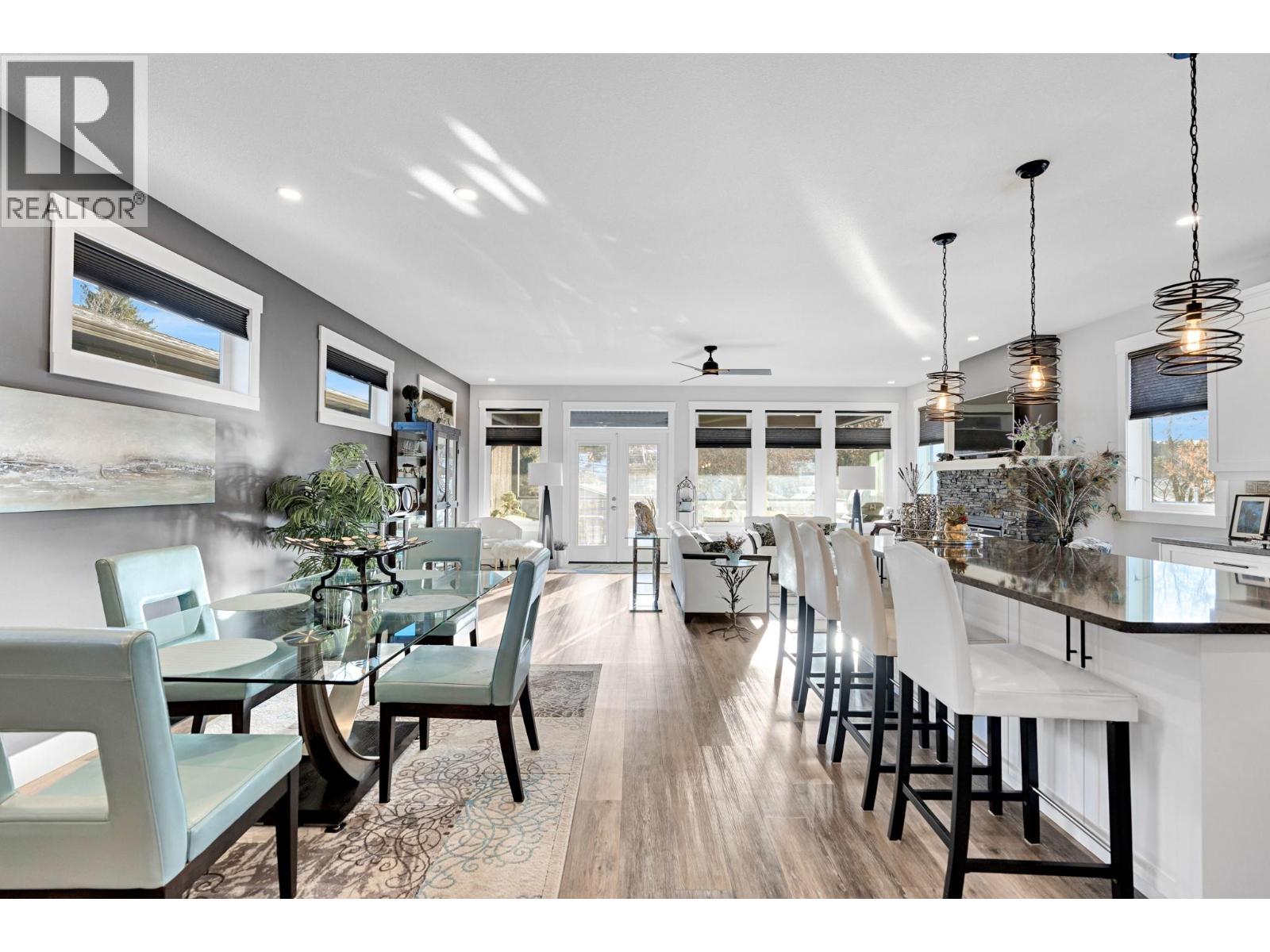 2225 Wilson Avenue, Armstrong