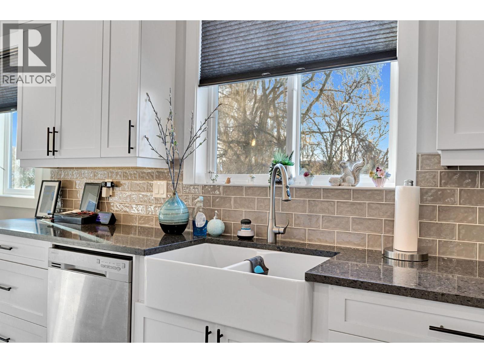 2225 Wilson Avenue, Armstrong