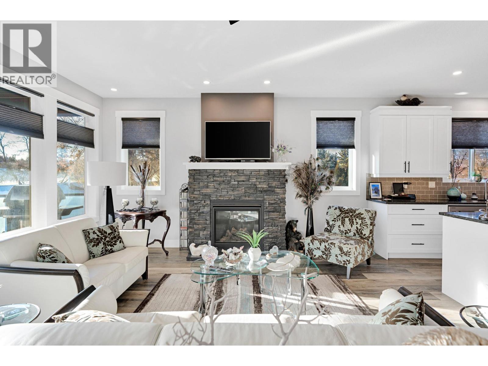 2225 Wilson Avenue, Armstrong