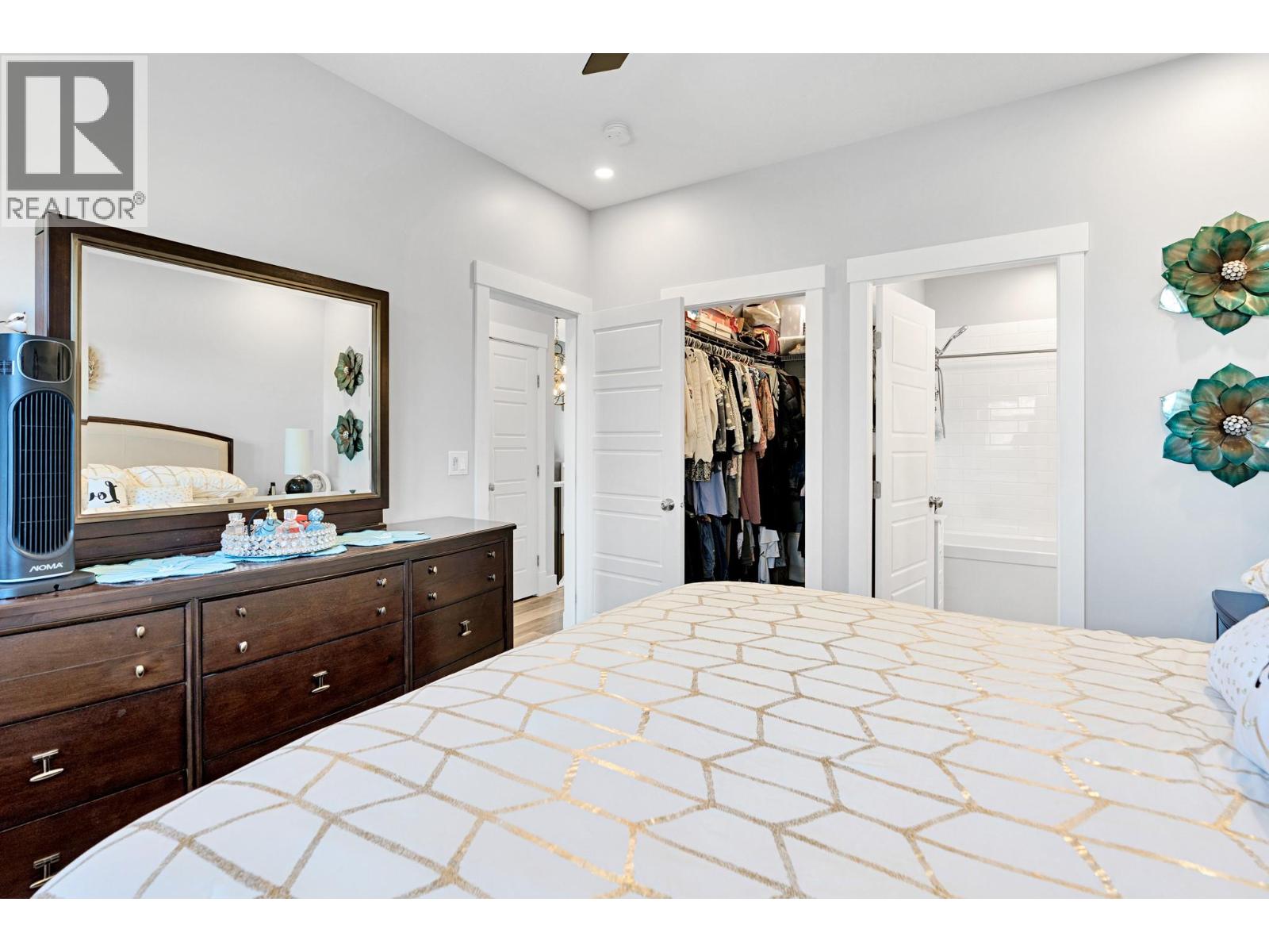 2225 Wilson Avenue, Armstrong