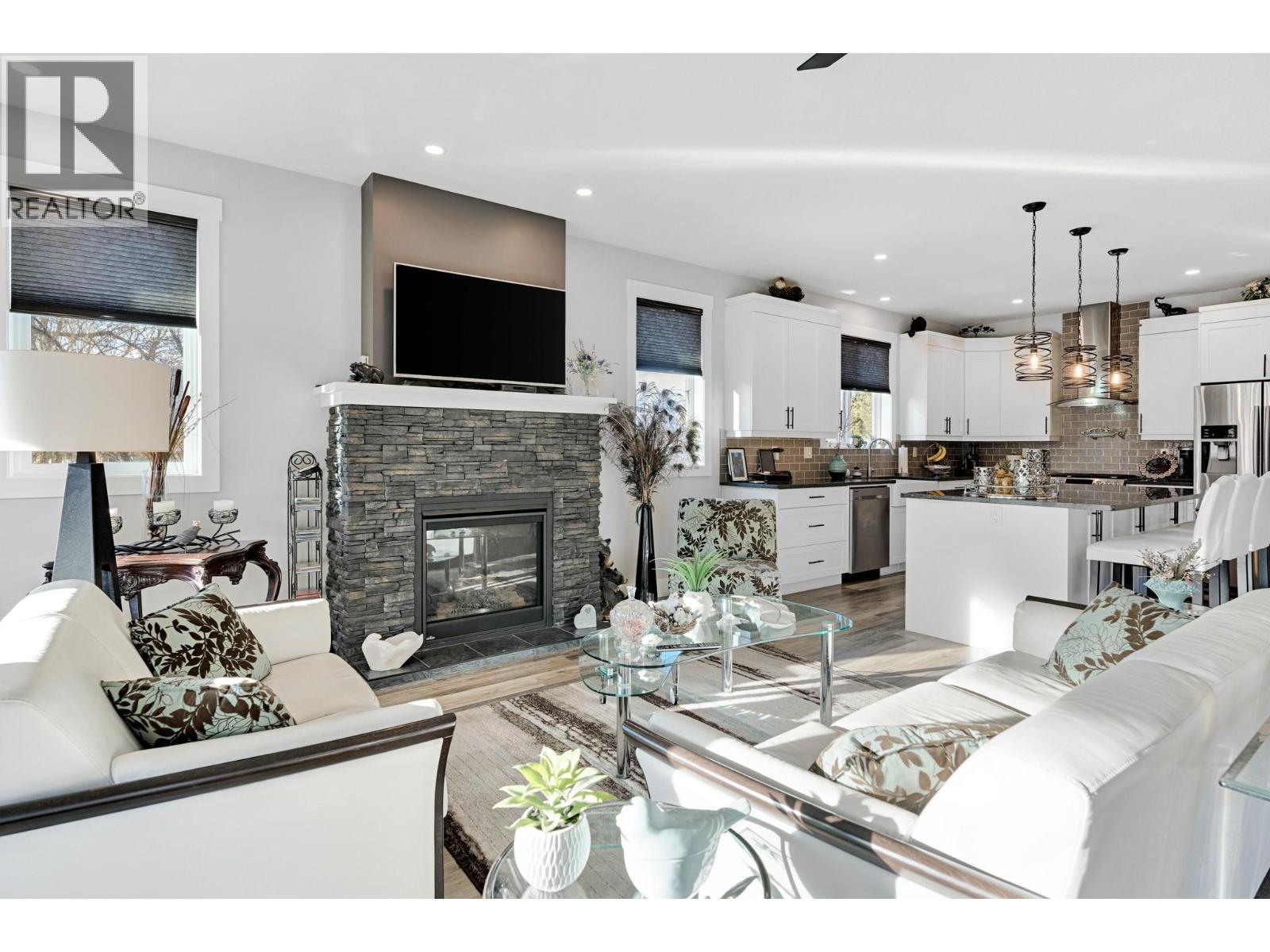 2225 Wilson Avenue, Armstrong