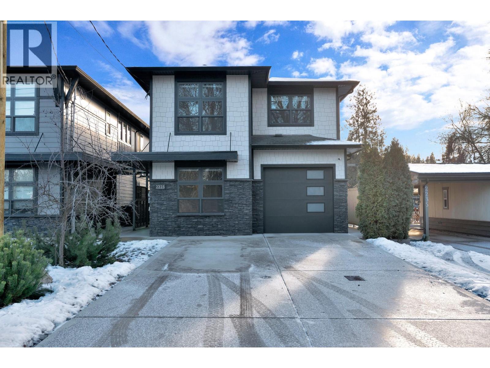 2225 Wilson Avenue, Armstrong