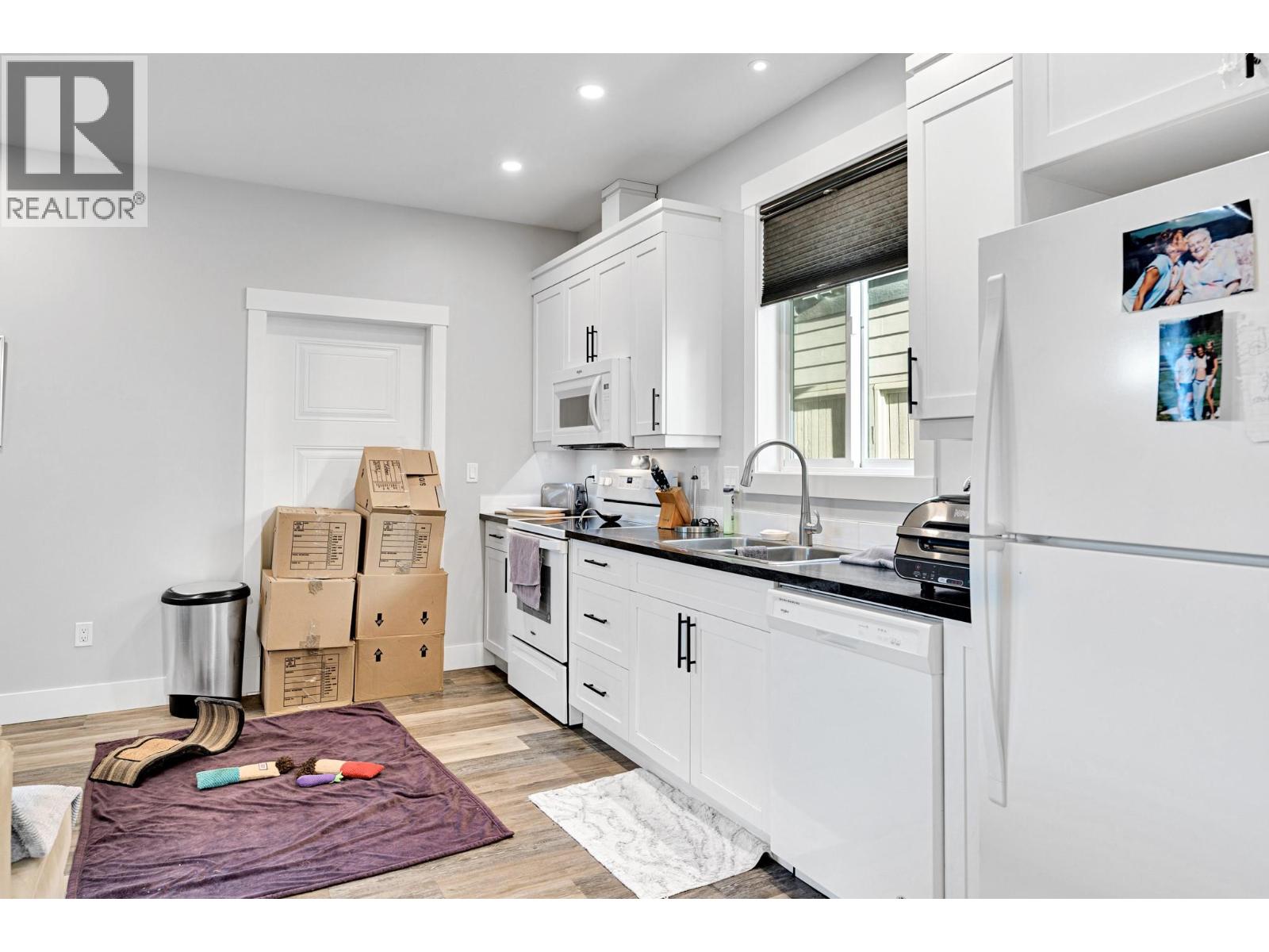 2225 Wilson Avenue, Armstrong