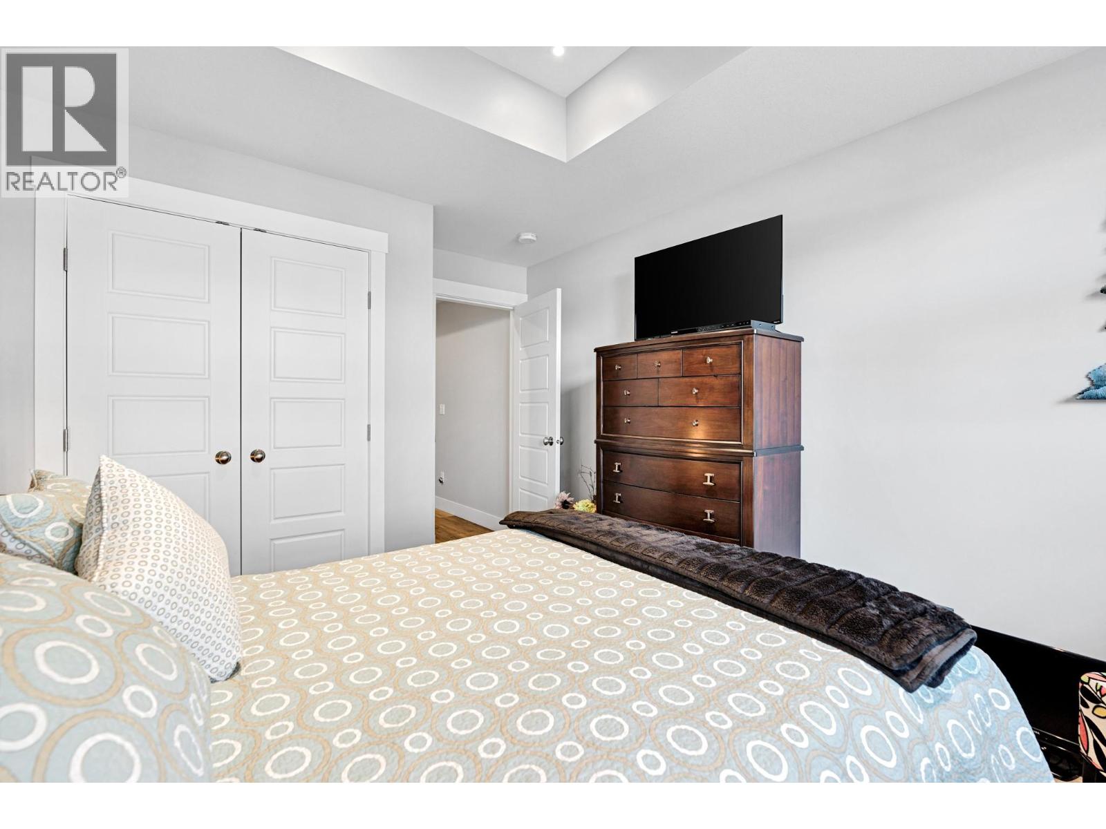 2225 Wilson Avenue, Armstrong