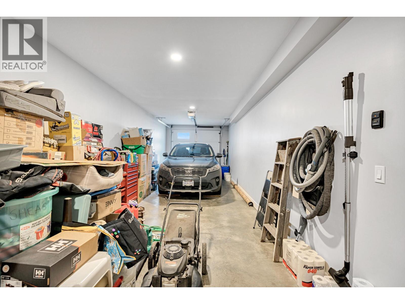 2225 Wilson Avenue, Armstrong