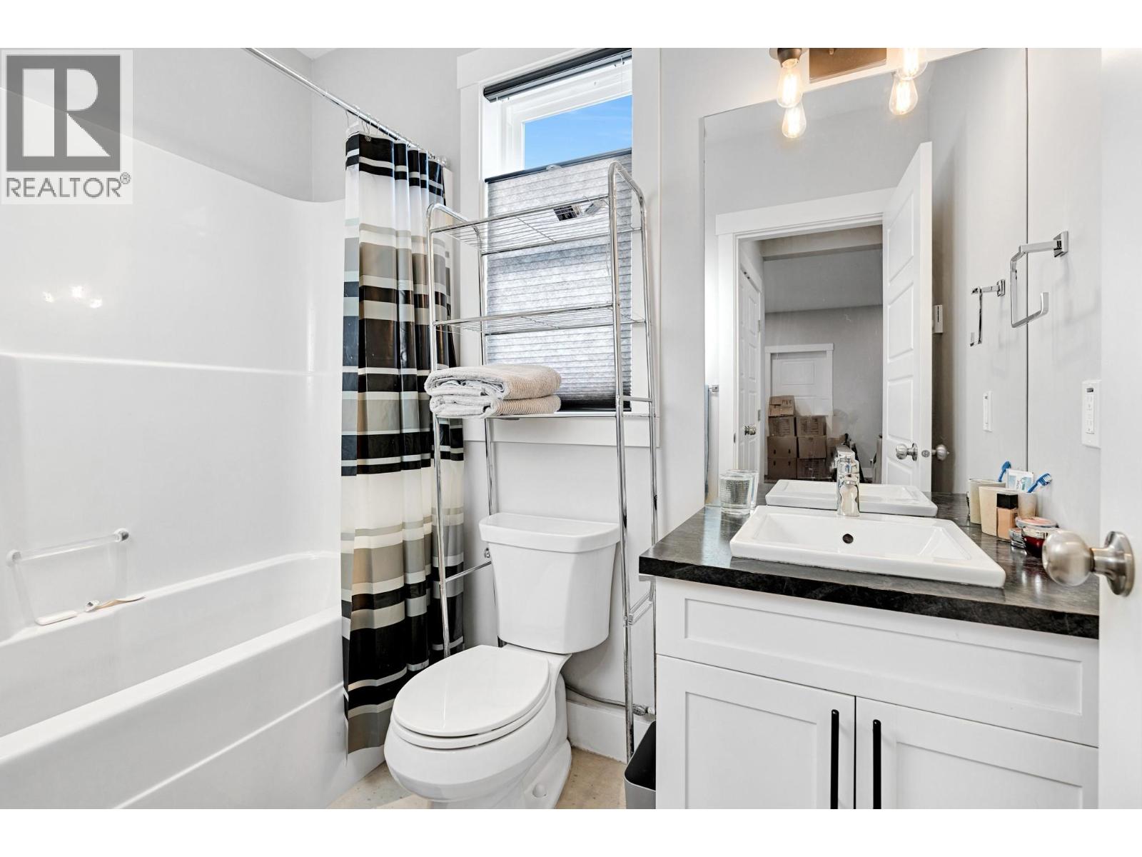 2225 Wilson Avenue, Armstrong