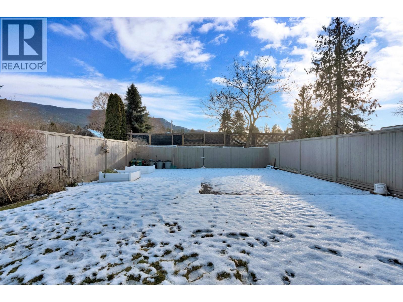 2225 Wilson Avenue, Armstrong