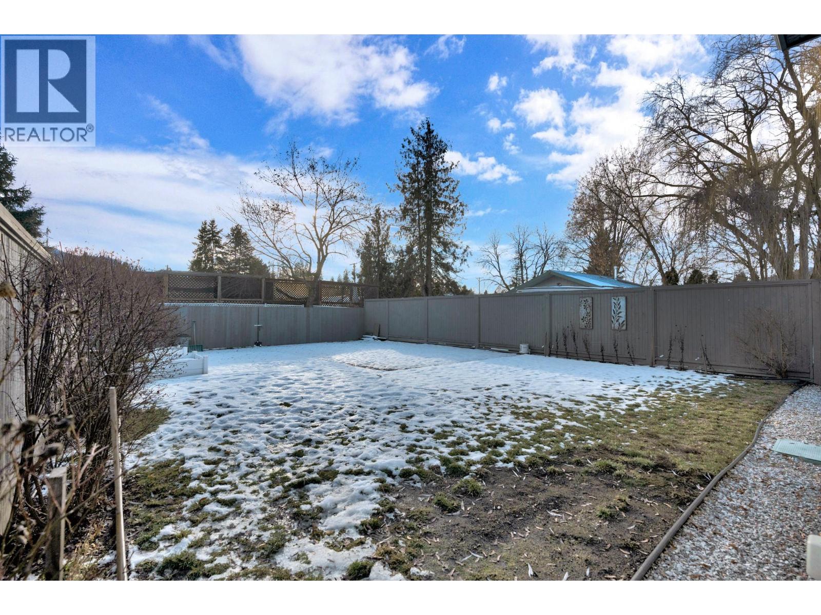 2225 Wilson Avenue, Armstrong