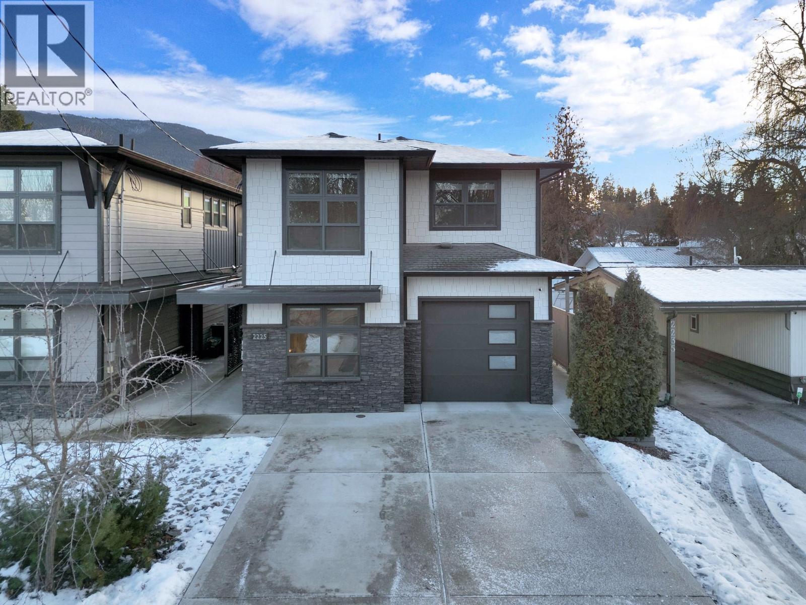 2225 Wilson Avenue, Armstrong