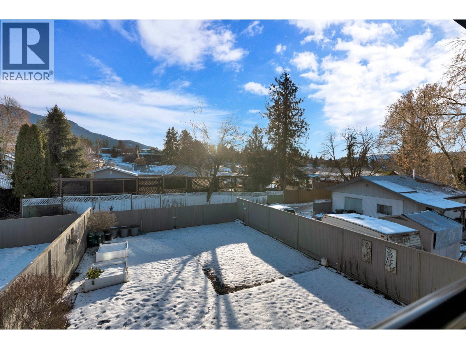 2225 Wilson Avenue, Armstrong