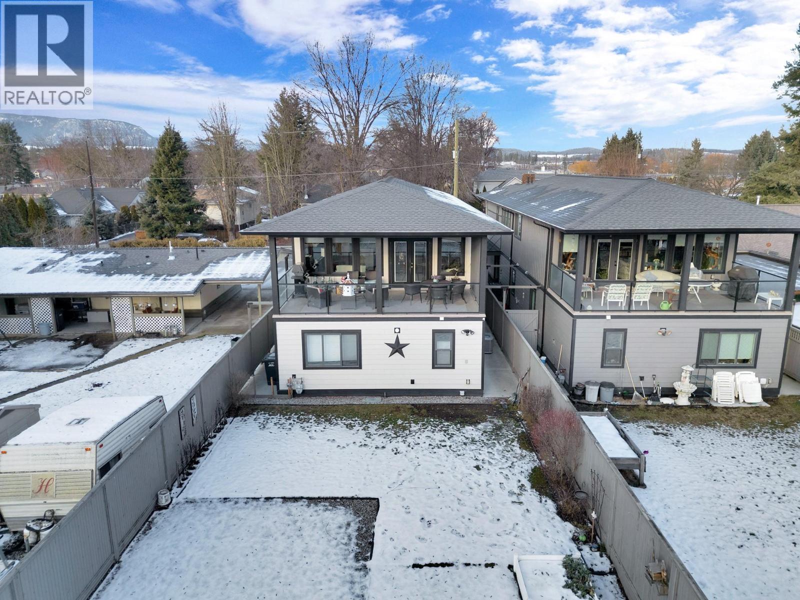 2225 Wilson Avenue, Armstrong