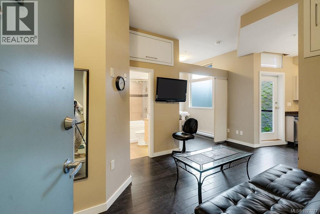 305 1121 Fort Street, Victoria