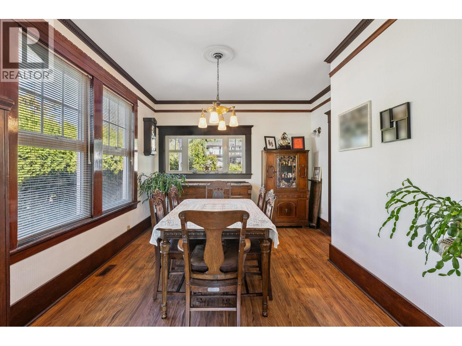 234 W WINDSOR ROAD, North Vancouver