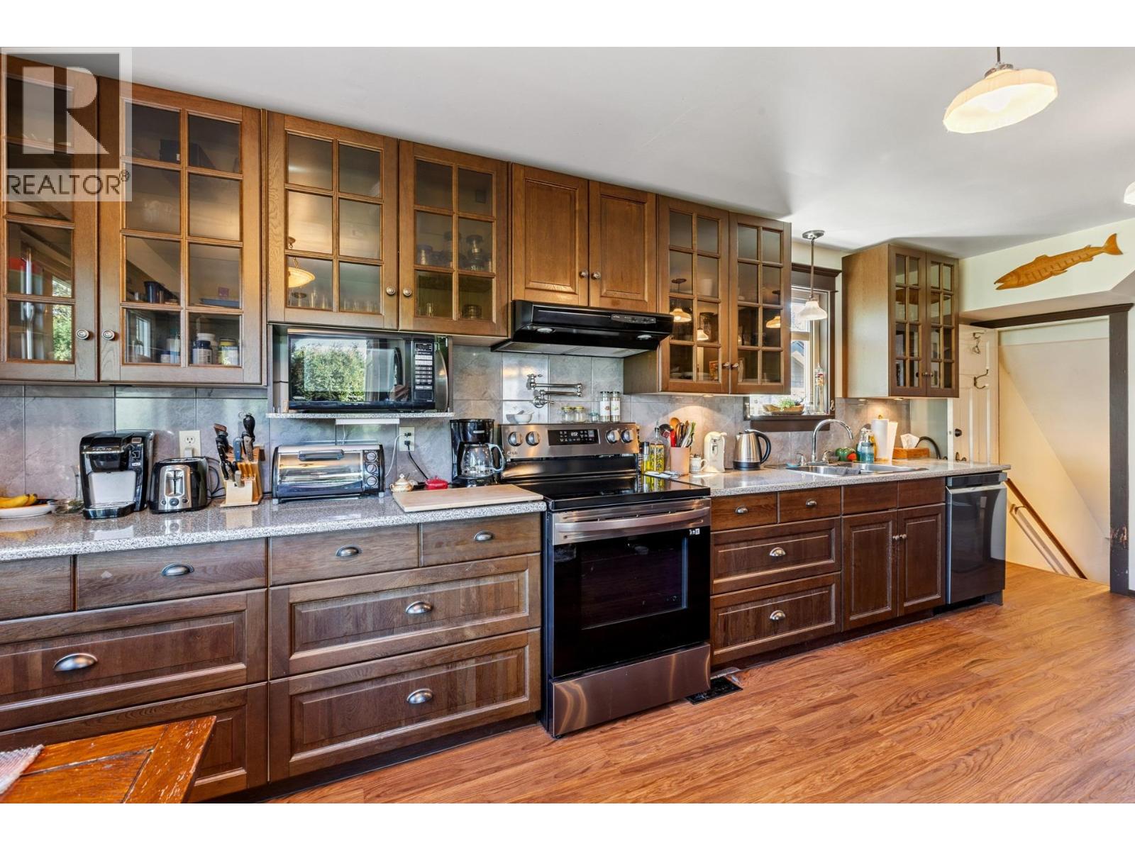 234 W WINDSOR ROAD, North Vancouver