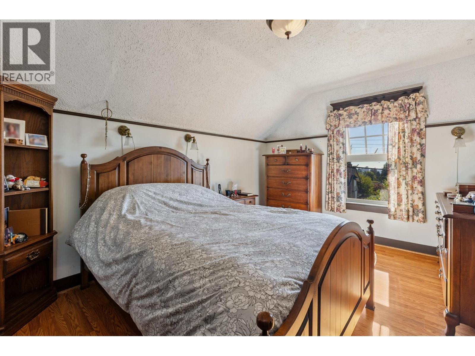 234 W WINDSOR ROAD, North Vancouver