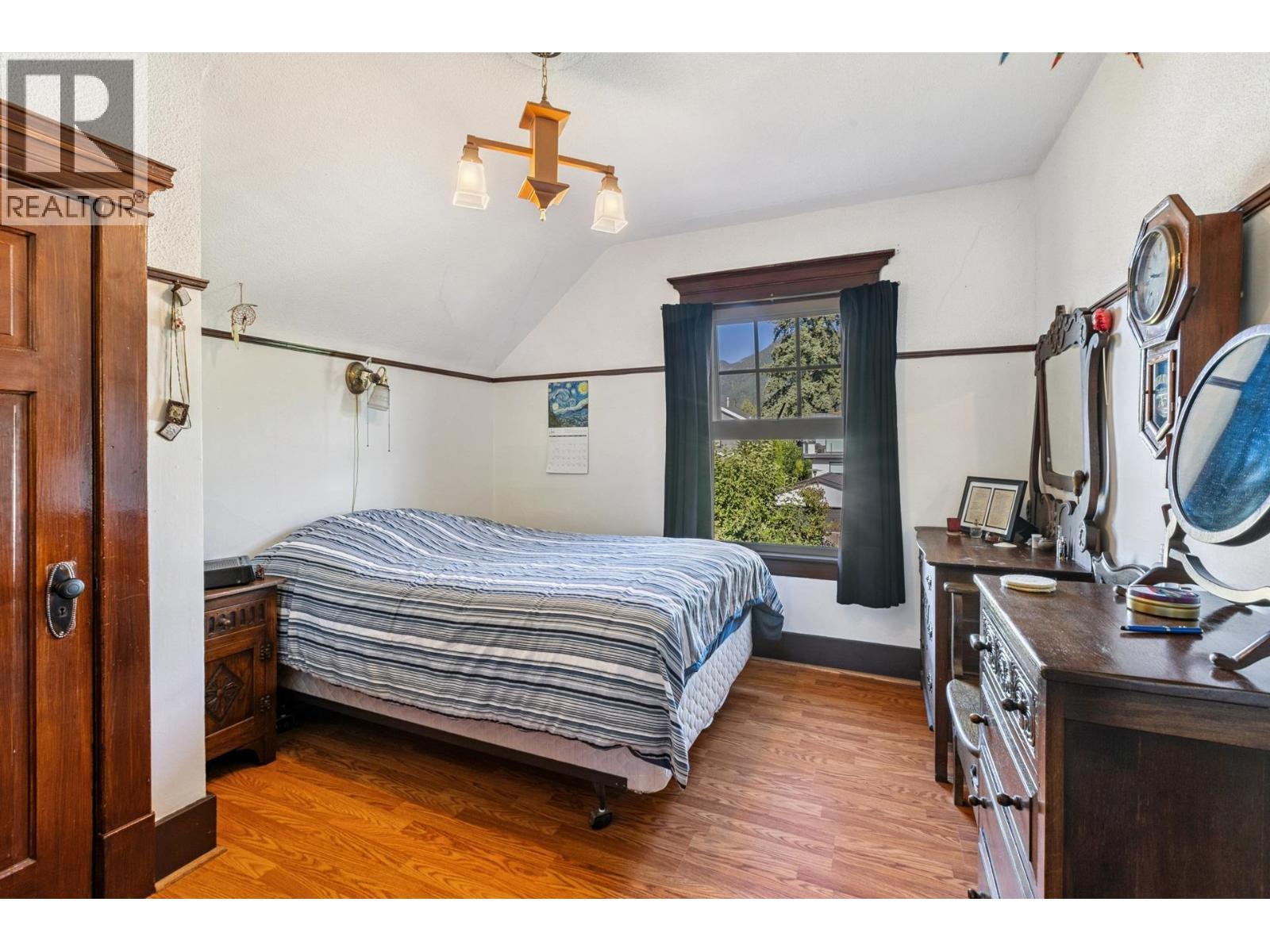 234 W WINDSOR ROAD, North Vancouver