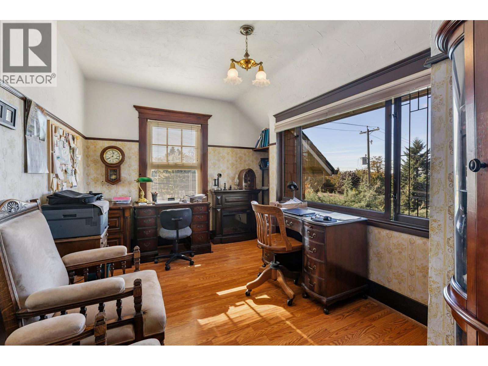 234 W WINDSOR ROAD, North Vancouver