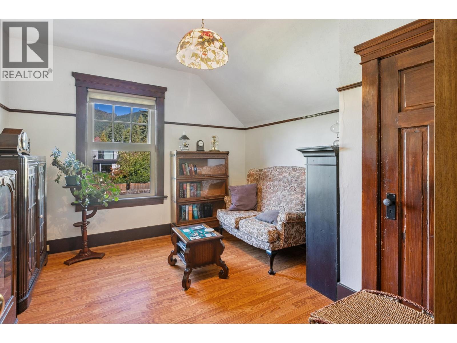 234 W WINDSOR ROAD, North Vancouver