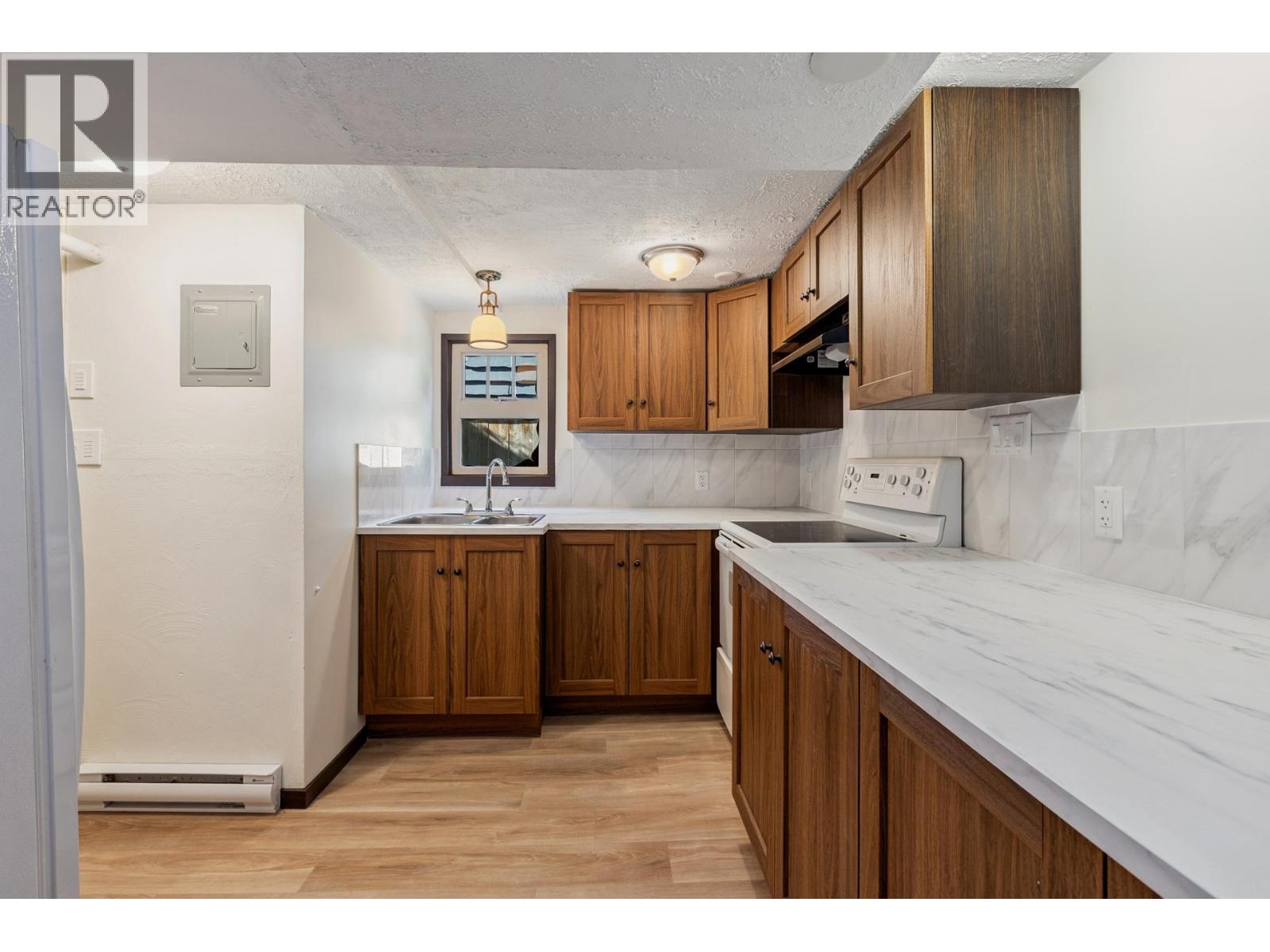 234 W WINDSOR ROAD, North Vancouver