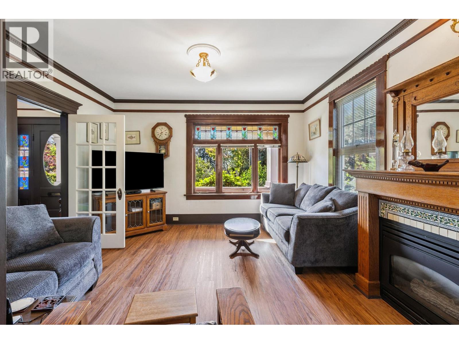 234 W WINDSOR ROAD, North Vancouver