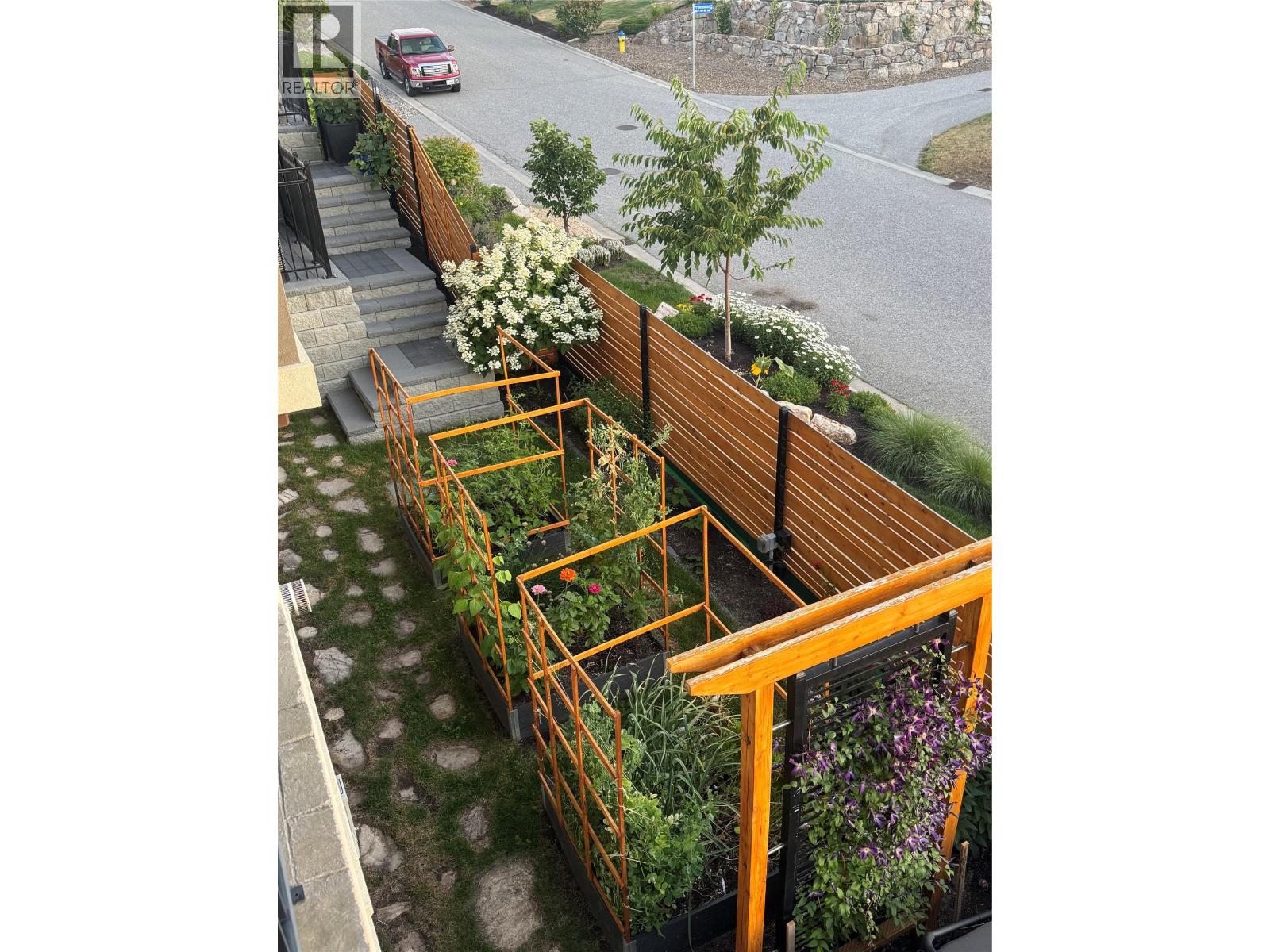  667 Devonian Avenue, Kelowna