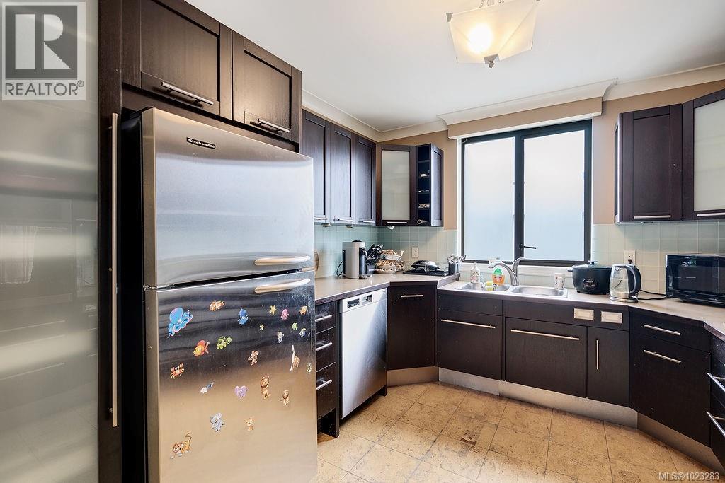 1003 1034 Johnson Street, Victoria