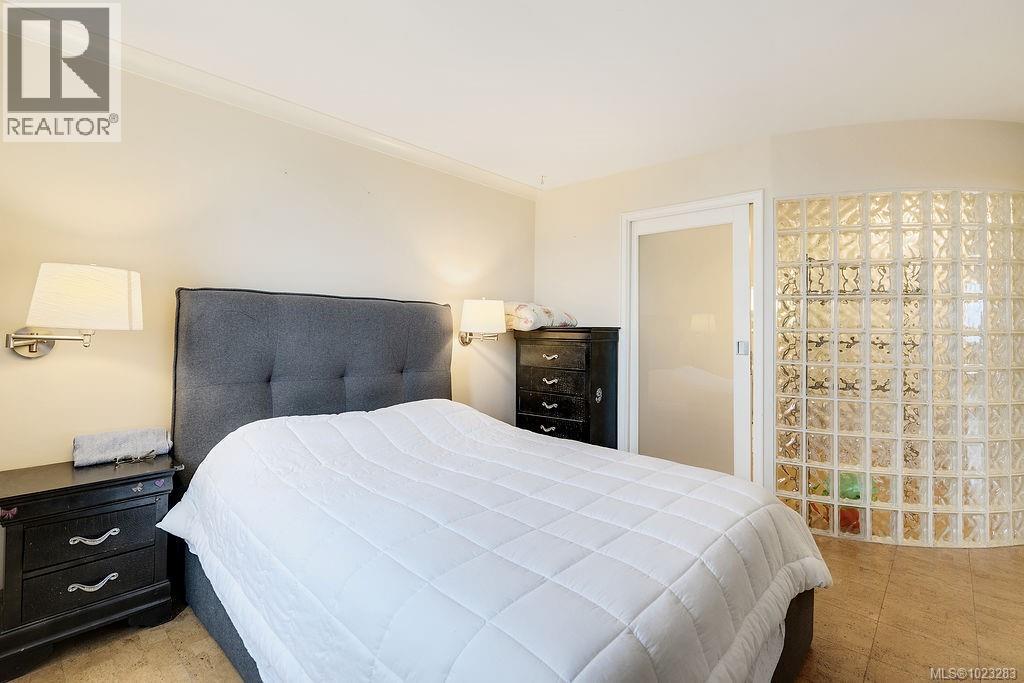 1003 1034 Johnson Street, Victoria