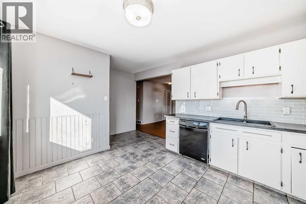 Single Family House Bungalow for Sale in  Meota Road NE Mayland Heights Calgary 