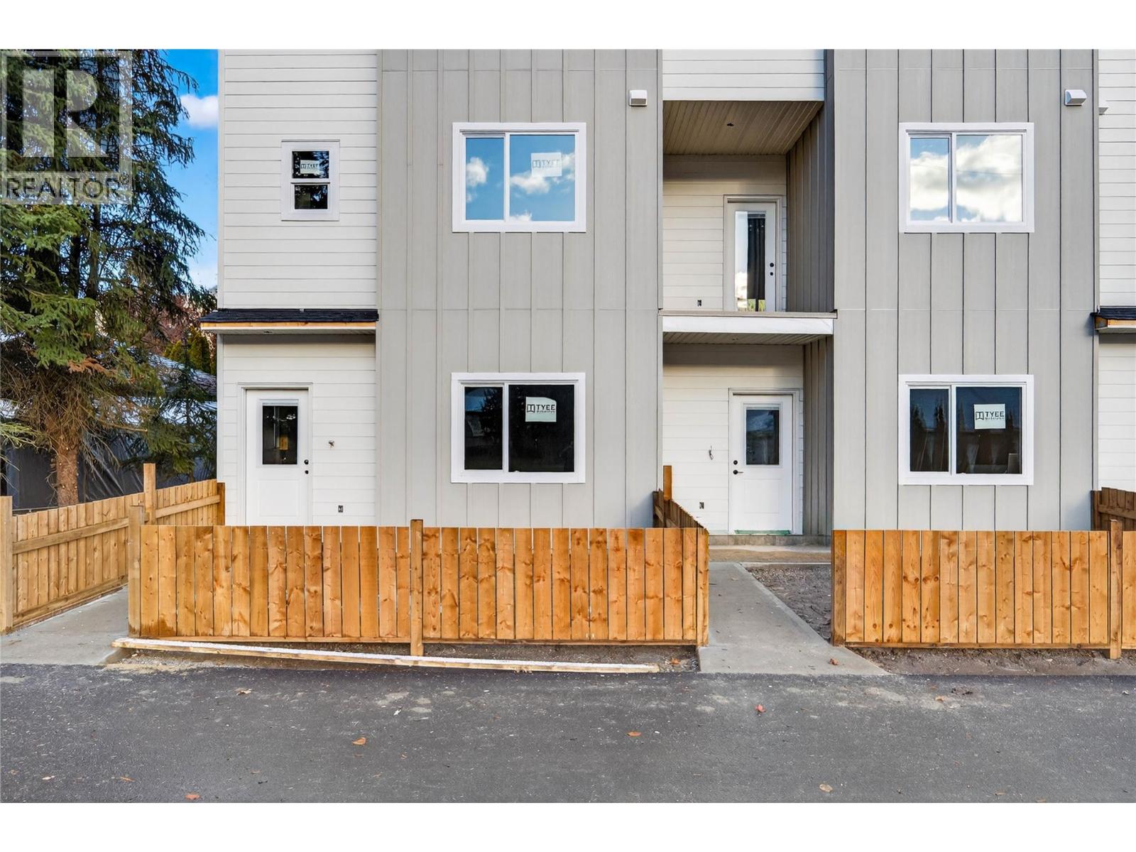 4 222 Temple Street, Sicamous