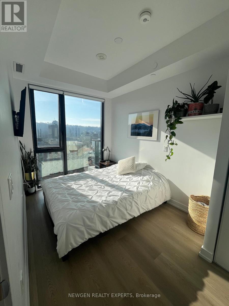 1 Jarvis Unit 1501 photo 3