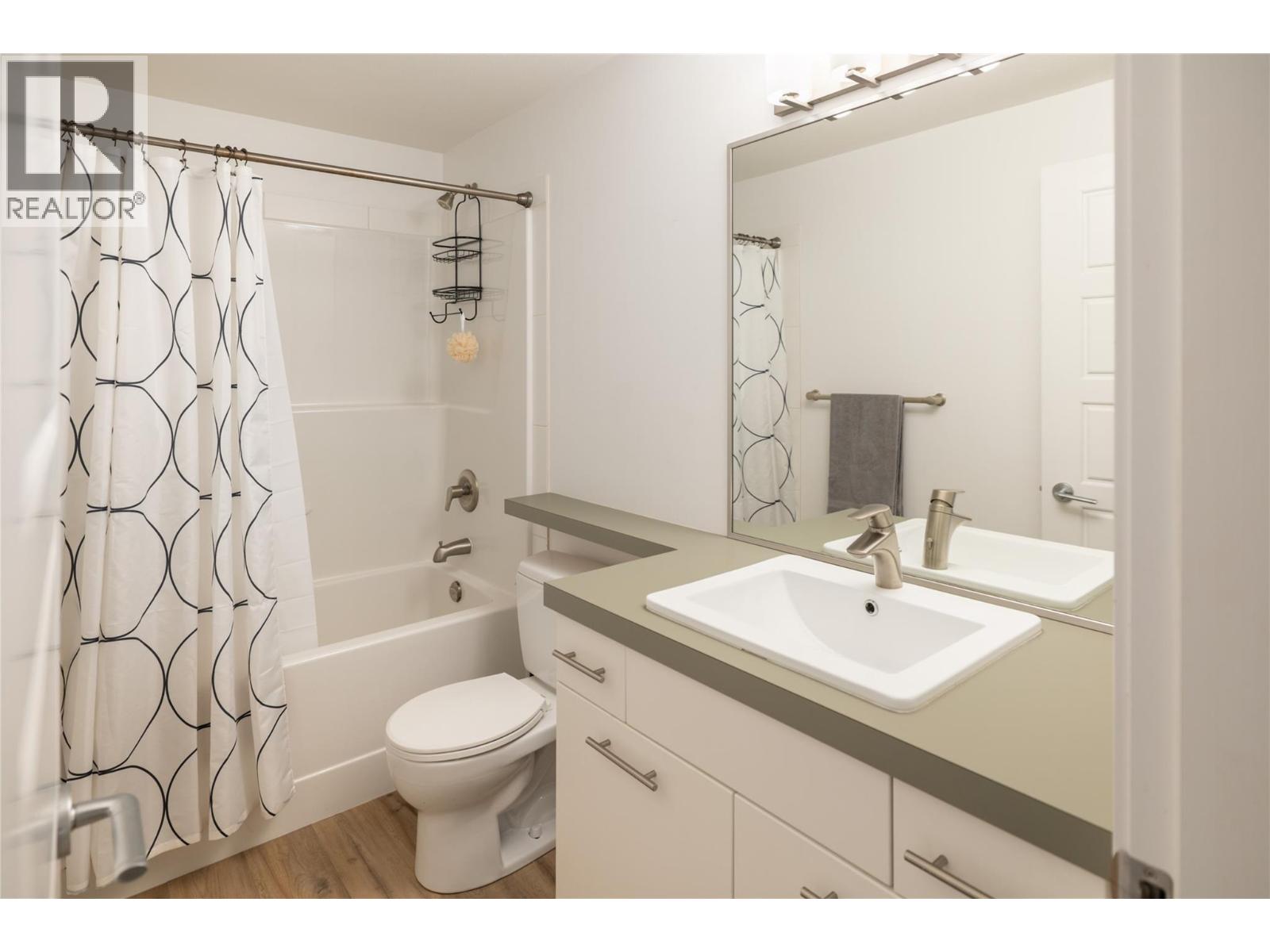 208 985 ACADEMY Way, Kelowna