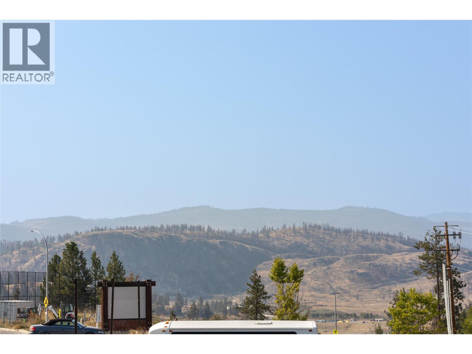 208 985 ACADEMY Way, Kelowna