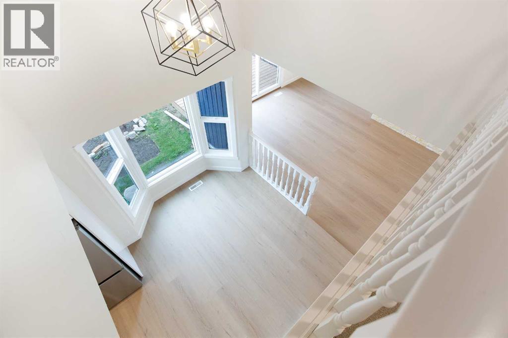 Single Family House for Sale in  Hawkwood Crescent NW Hawkwood Calgary 