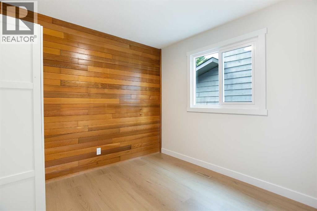 Single Family House for Sale in  Hawkwood Crescent NW Hawkwood Calgary 