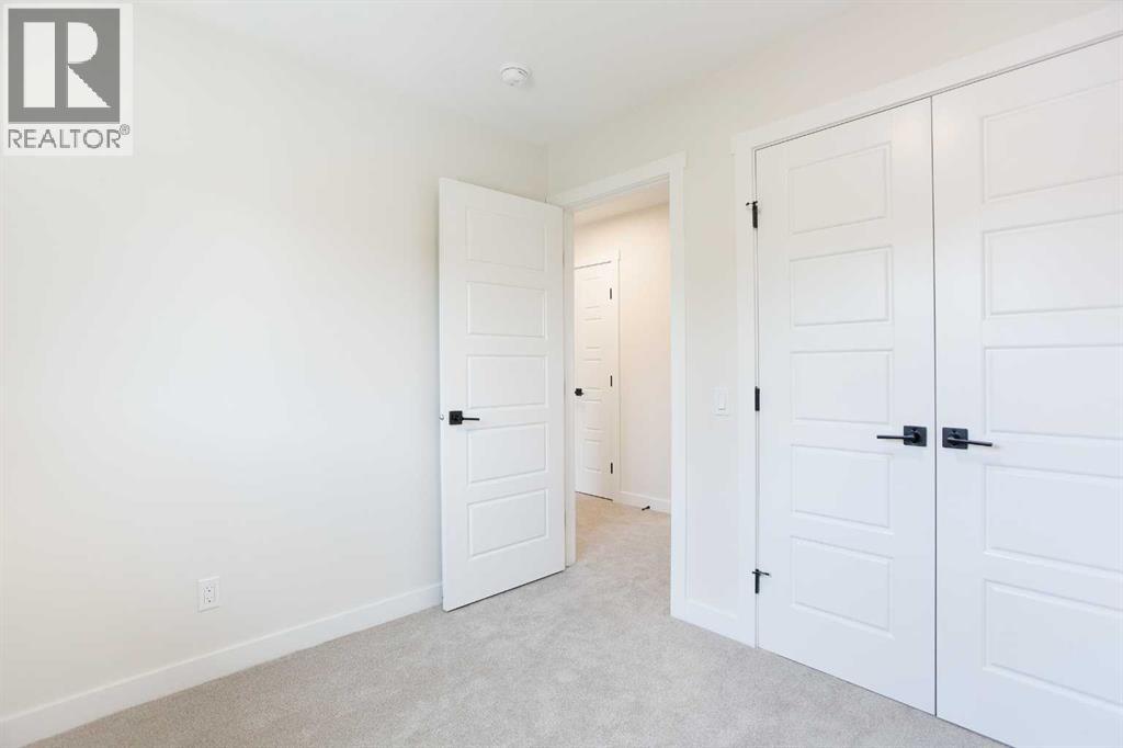 Single Family House for Sale in  Hawkwood Crescent NW Hawkwood Calgary 