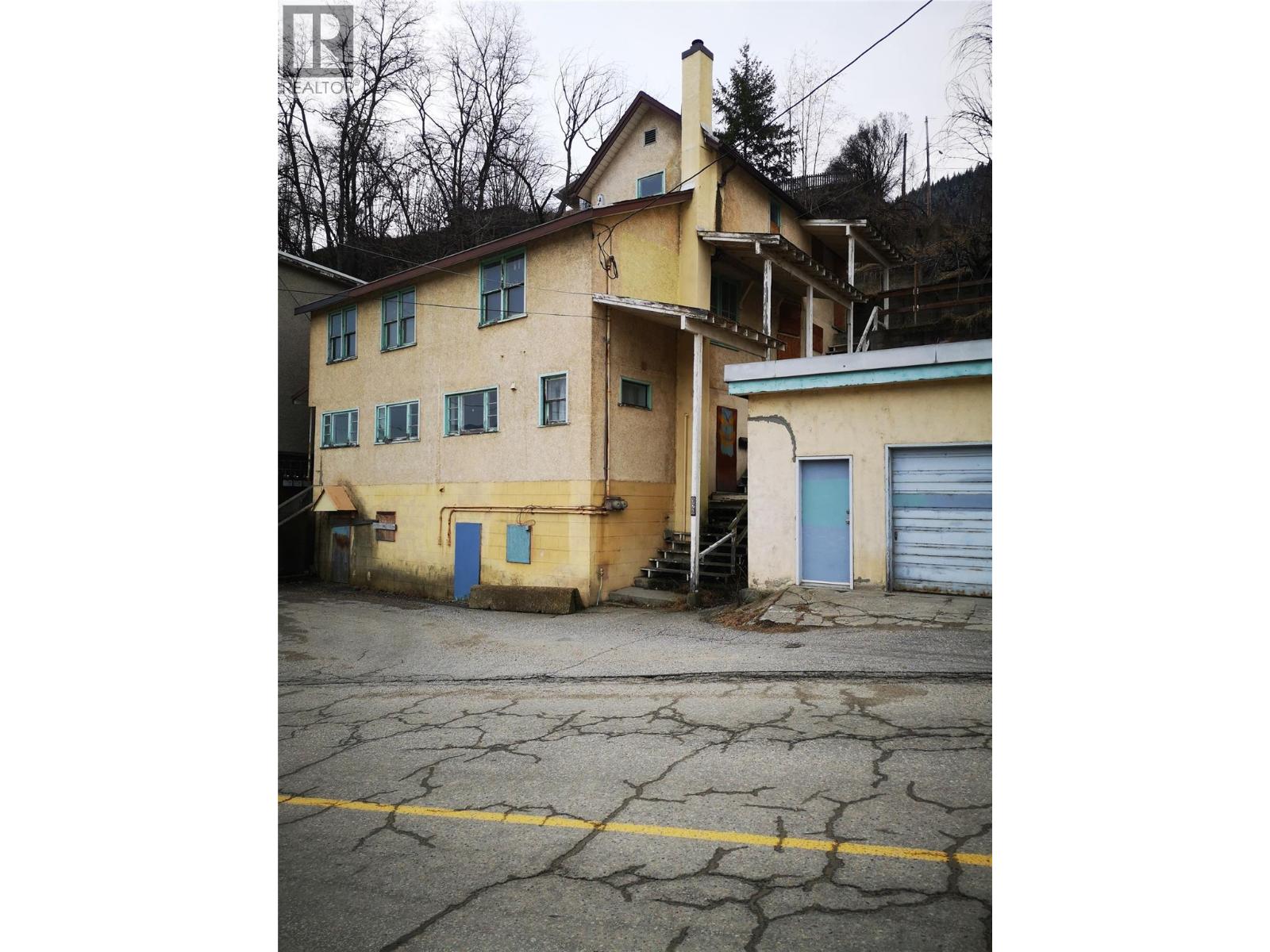 920 Glover Road, Trail