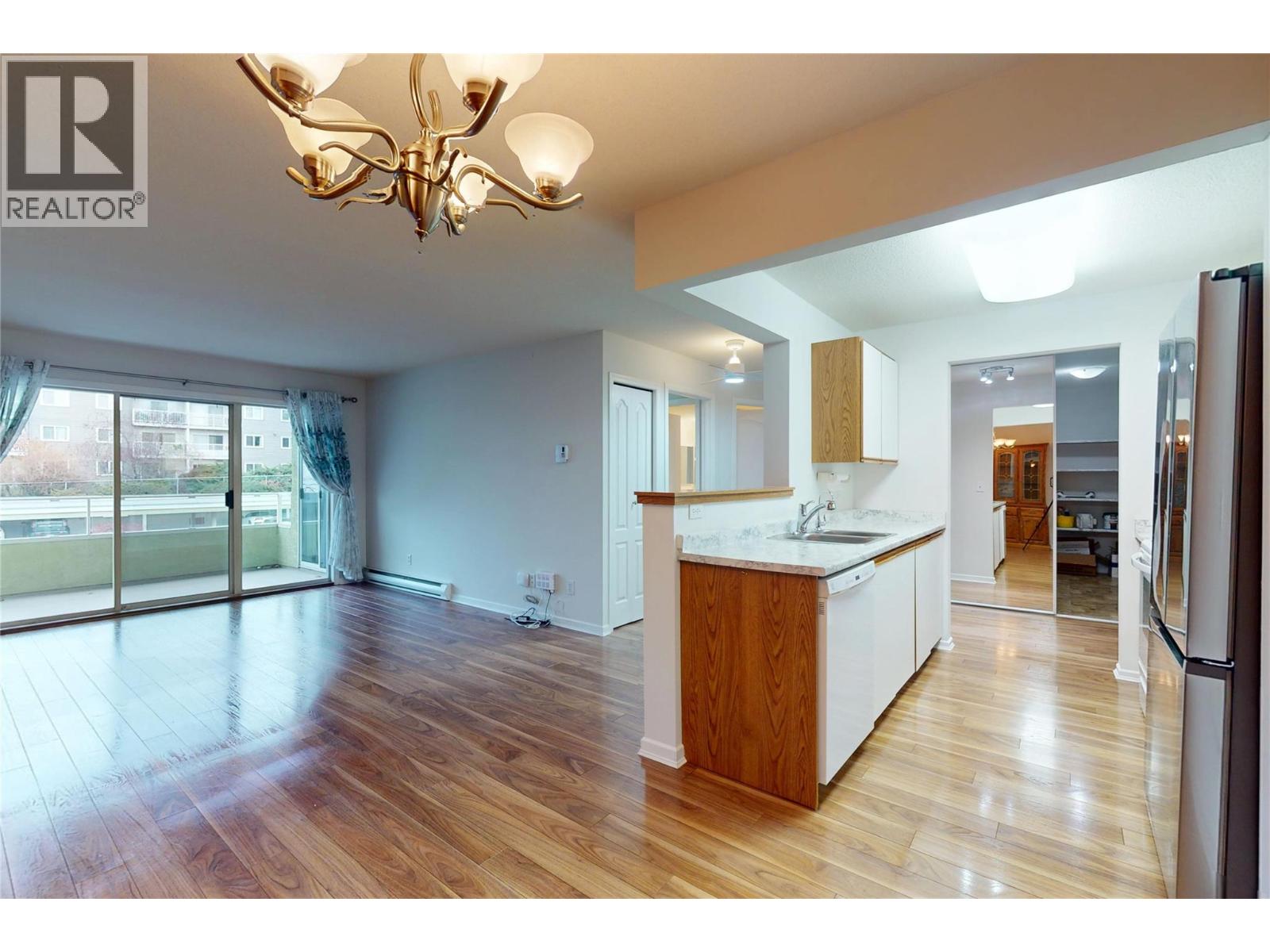 201 780 Houghton Road, Kelowna