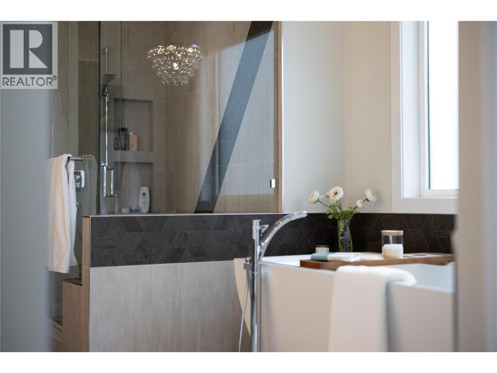 111 5650 The Edge Place, Kelowna