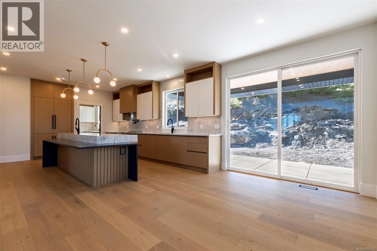 1272 KINGSVIEW RD - 11