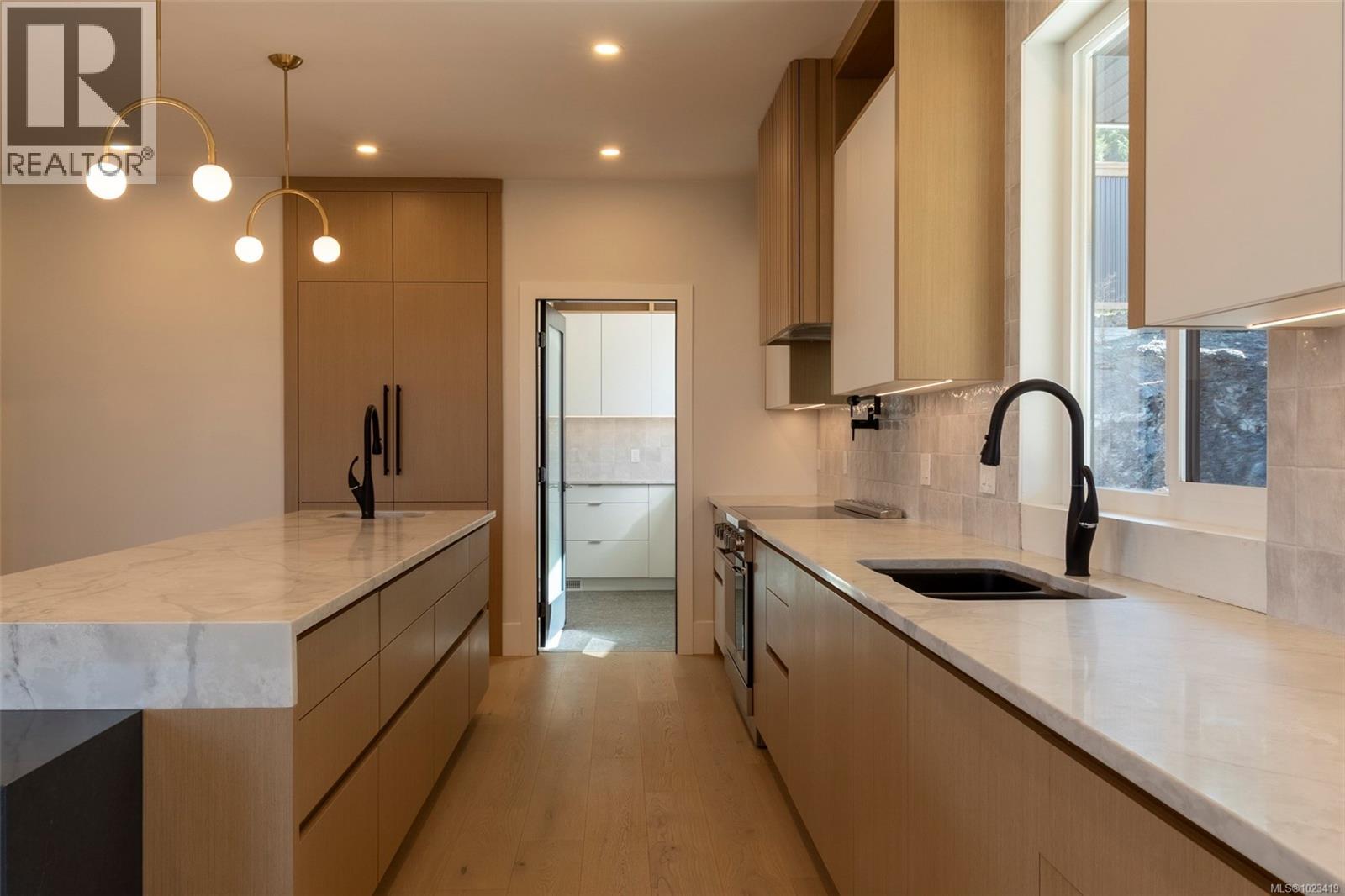 1272 KINGSVIEW RD - 15