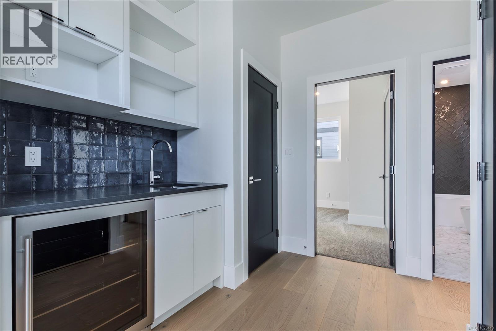 1272 KINGSVIEW RD - 35