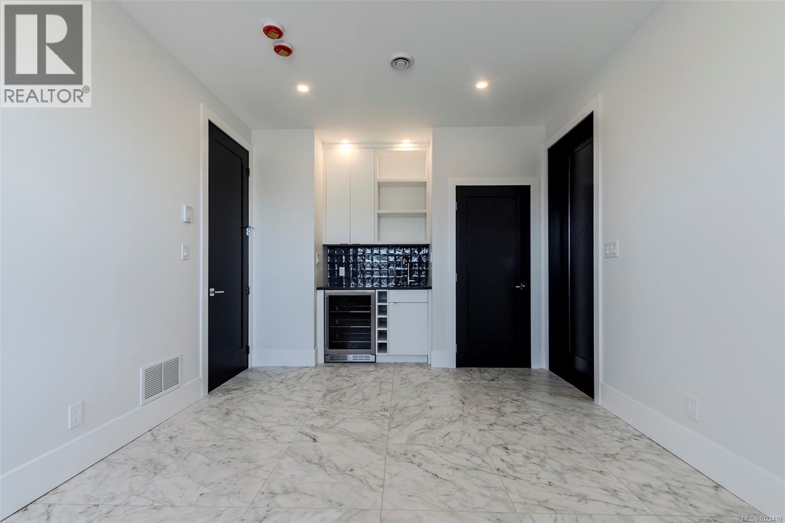 1272 KINGSVIEW RD - 6