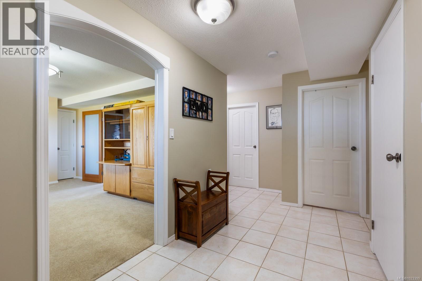 6348 Eagles Dr, Courtenay