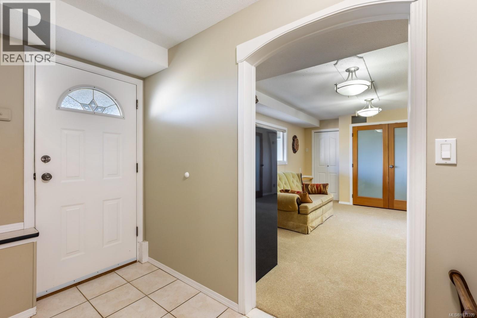 6348 Eagles Dr, Courtenay