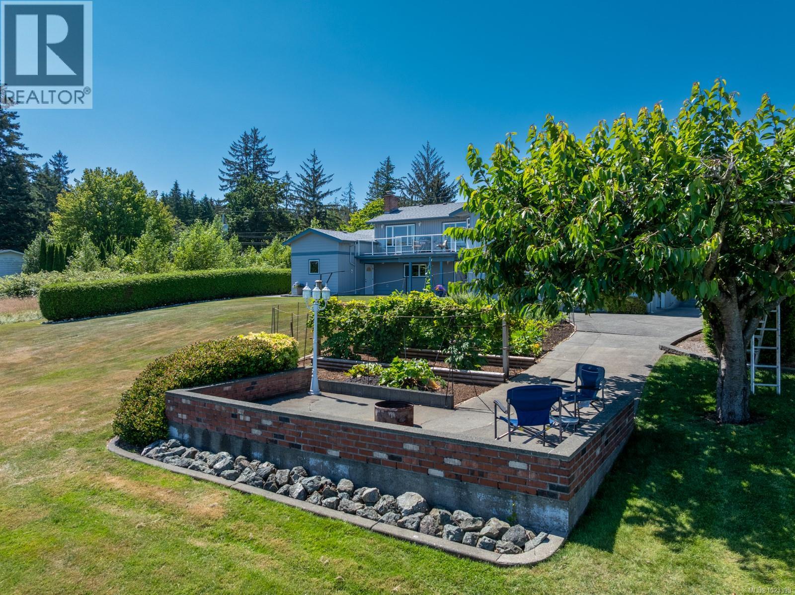 6348 Eagles Dr, Courtenay