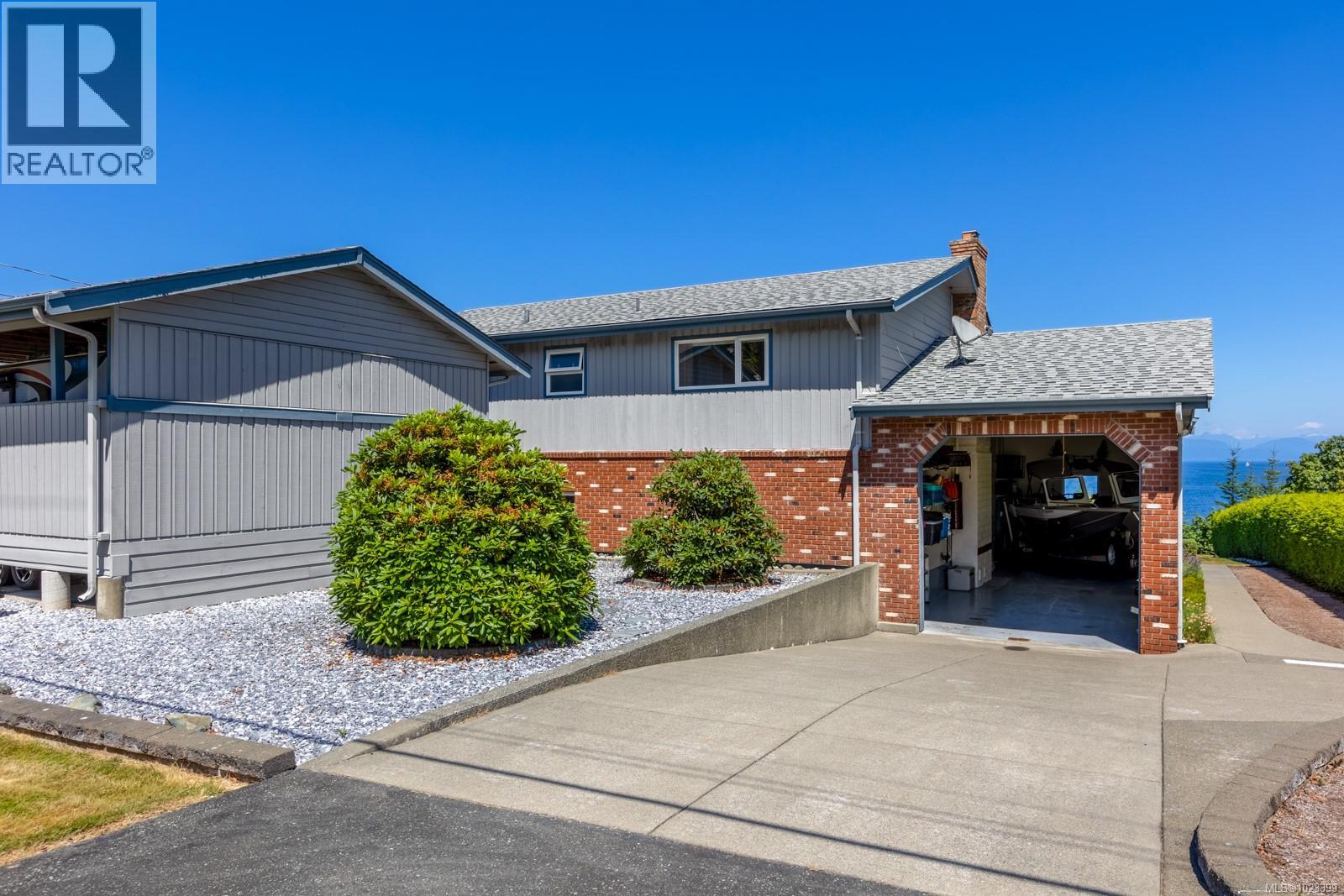 6348 Eagles Dr, Courtenay