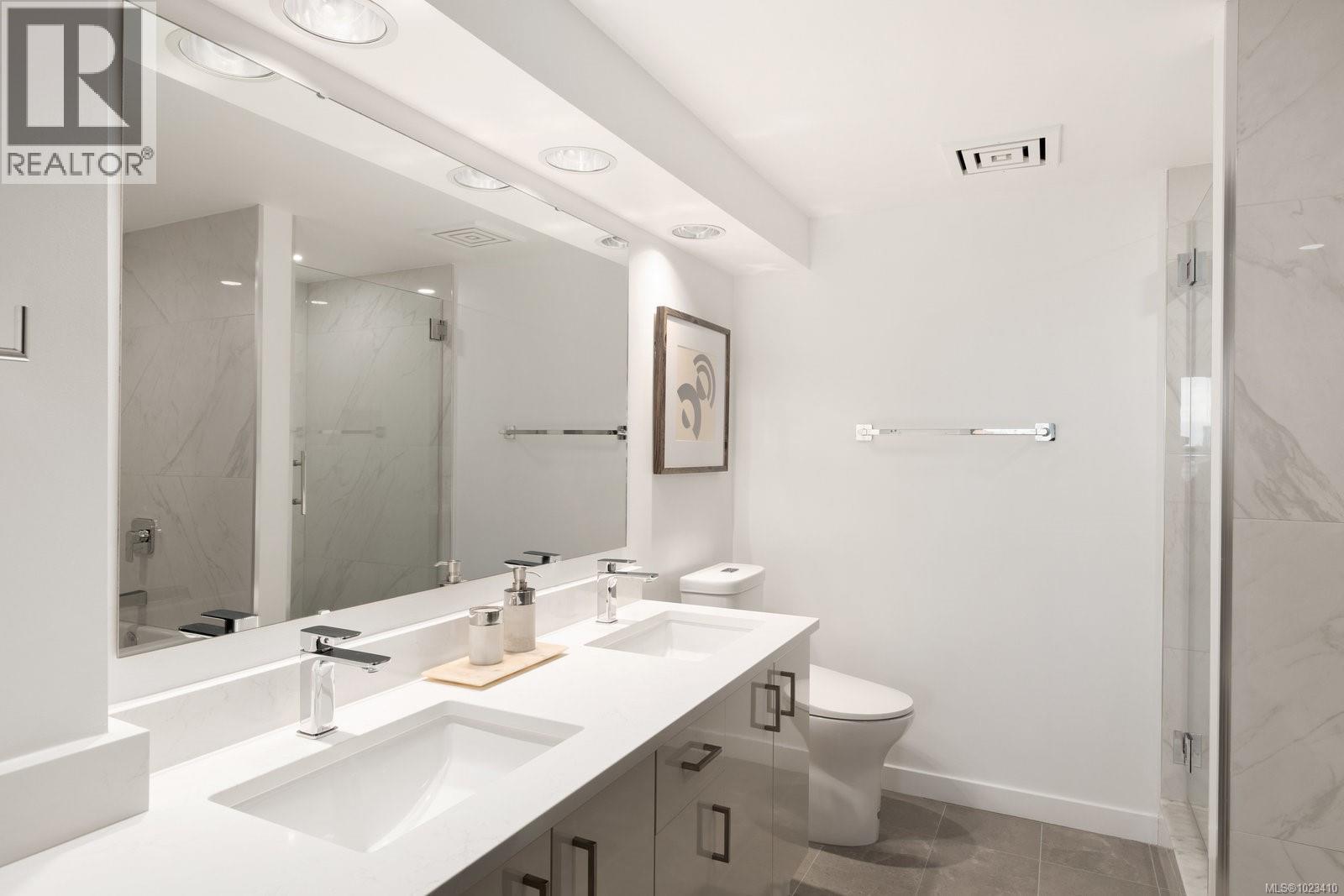 418 10 Paul Kane Place, Victoria