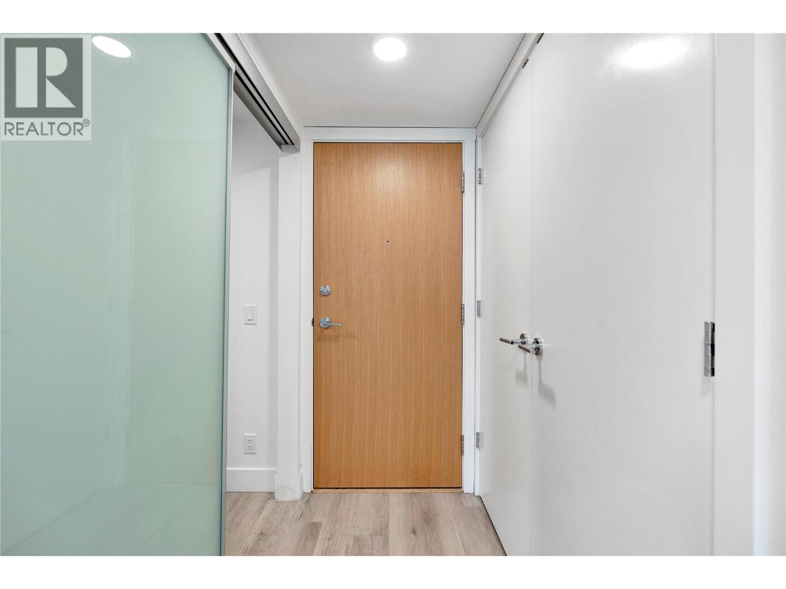 703 1588 Ellis Street, Kelowna